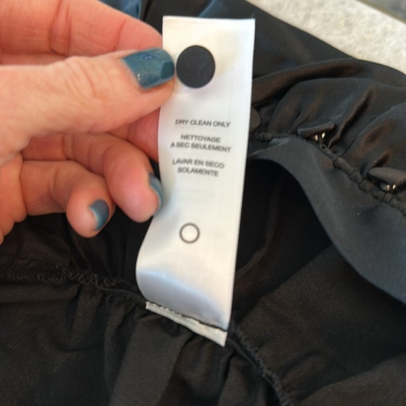 Classy and Flawless Silk FRAME Blouse Sz XS - Picture 6 of 11